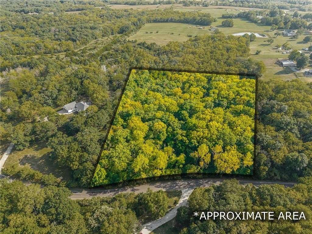 3.2 Acres of Residential Land for Sale in Smithville, Missouri