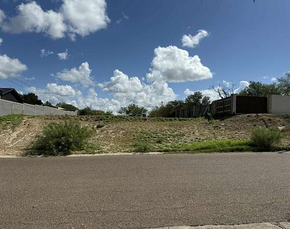 0.5 Acres of Residential Land for Sale in Laredo, Texas