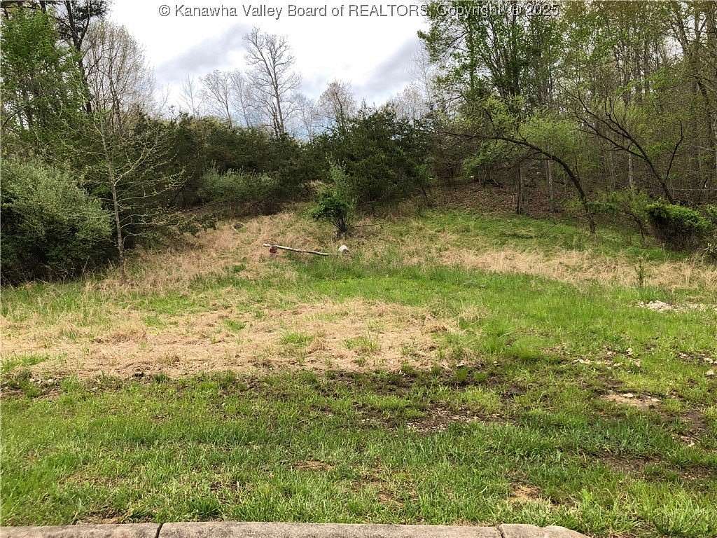1 Acre of Residential Land for Sale in Hurricane, West Virginia