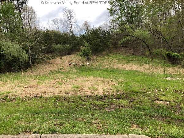 1 Acre of Residential Land for Sale in Hurricane, West Virginia