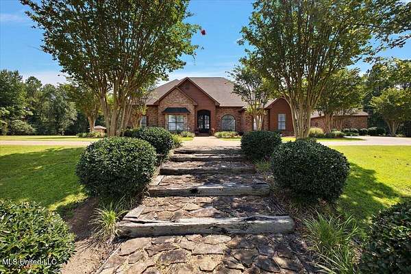 8.15 Acres of Residential Land with Home for Sale in Brookhaven, Mississippi