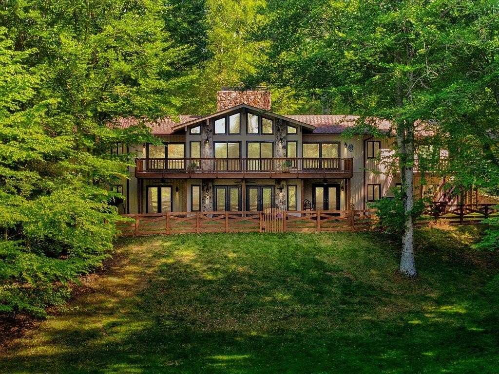 11.4 Acres of Land with Home for Sale in Powhatan, Virginia