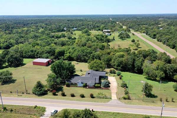 5 Acres of Residential Land with Home for Sale in Norman, Oklahoma