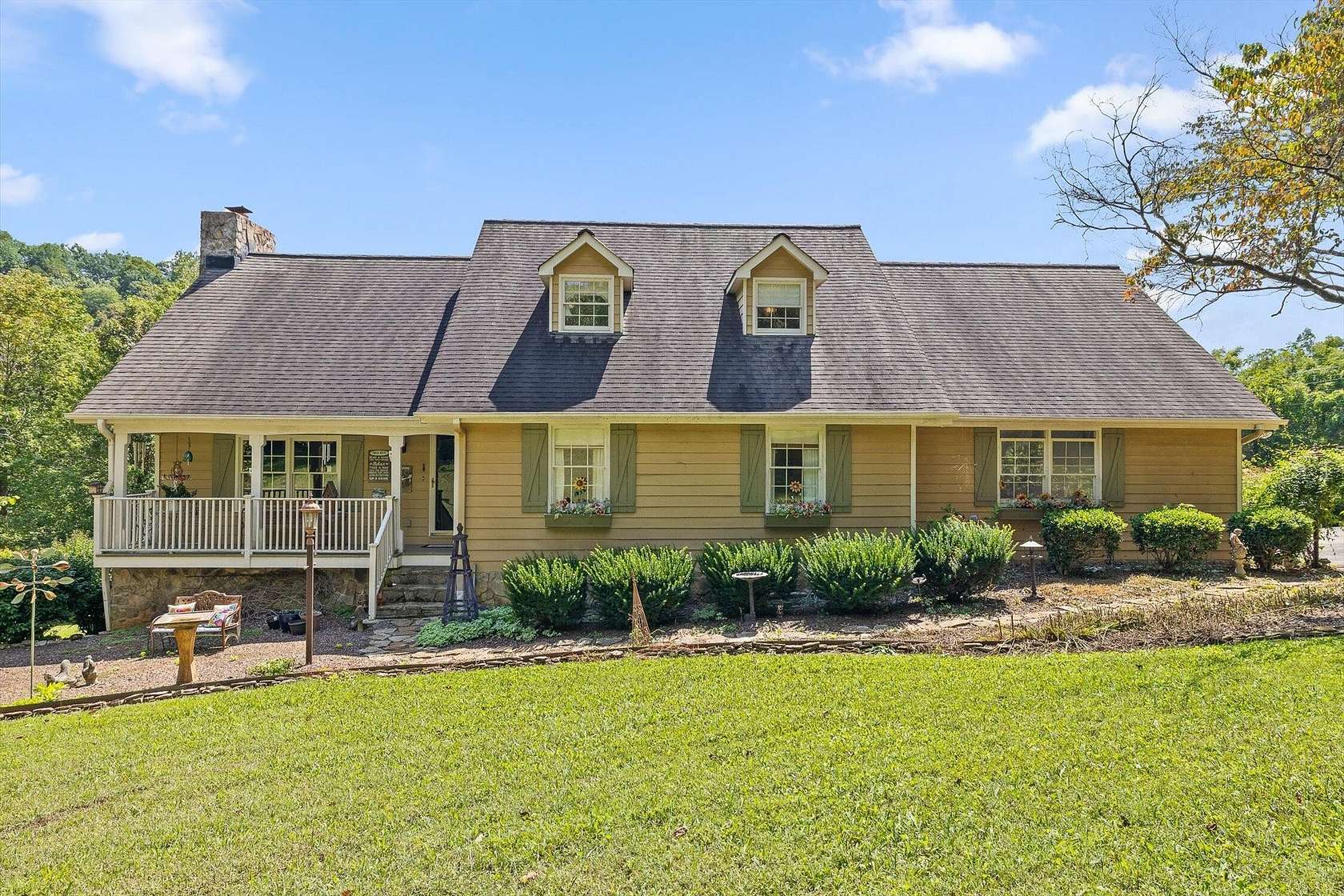 12.3 Acres of Land with Home for Sale in Chattanooga, Tennessee