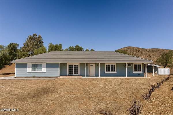 2.59 Acres of Residential Land with Home for Sale in Acton, California