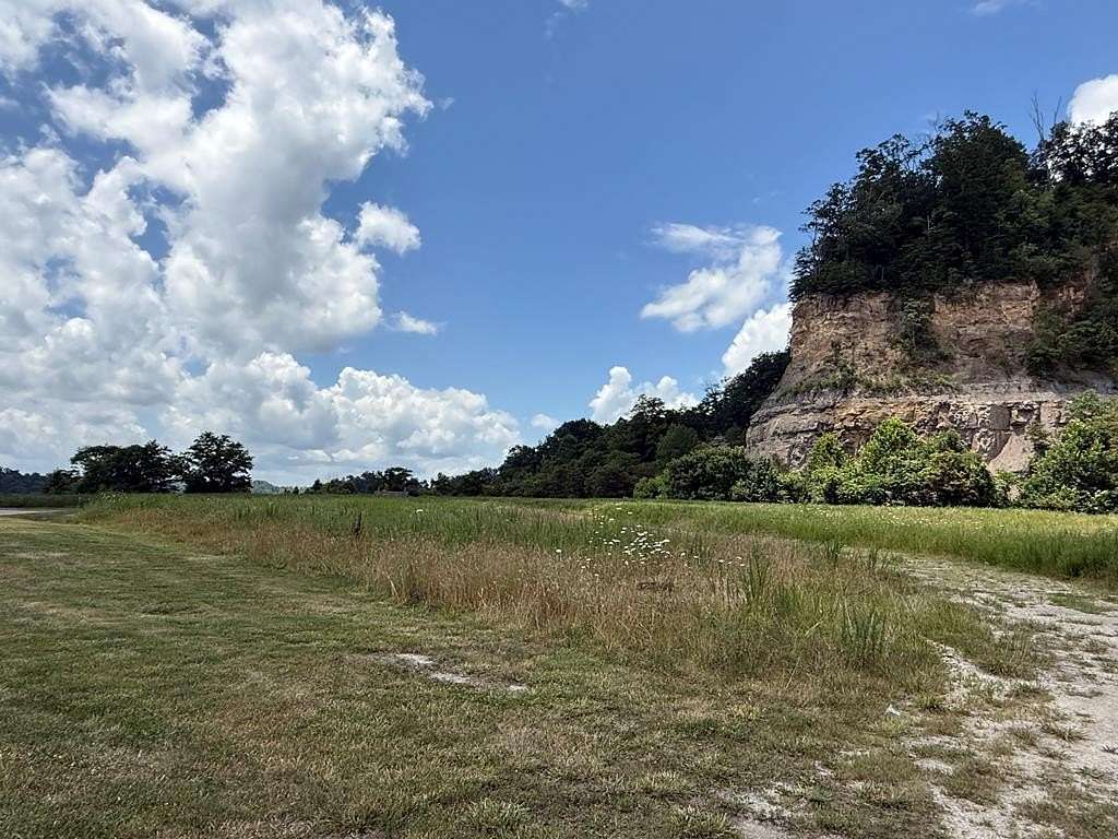 1.73 Acres of Commercial Land for Sale in Hazard, Kentucky
