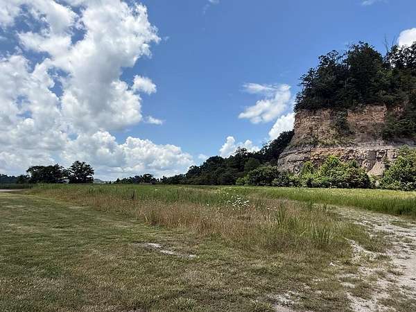 1.73 Acres of Commercial Land for Sale in Hazard, Kentucky