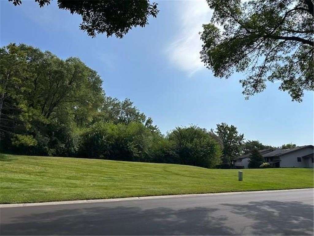 0.9 Acres of Residential Land for Sale in Eden Prairie, Minnesota