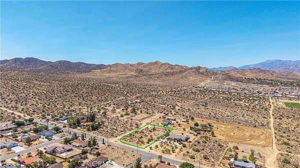 1 Acre of Residential Land for Sale in Yucca Valley, California