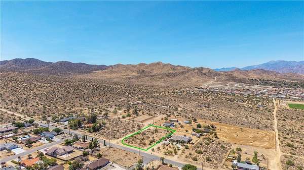 1 Acre of Residential Land for Sale in Yucca Valley, California
