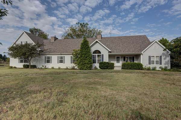 5 Acres of Residential Land with Home for Sale in Aurora, Missouri