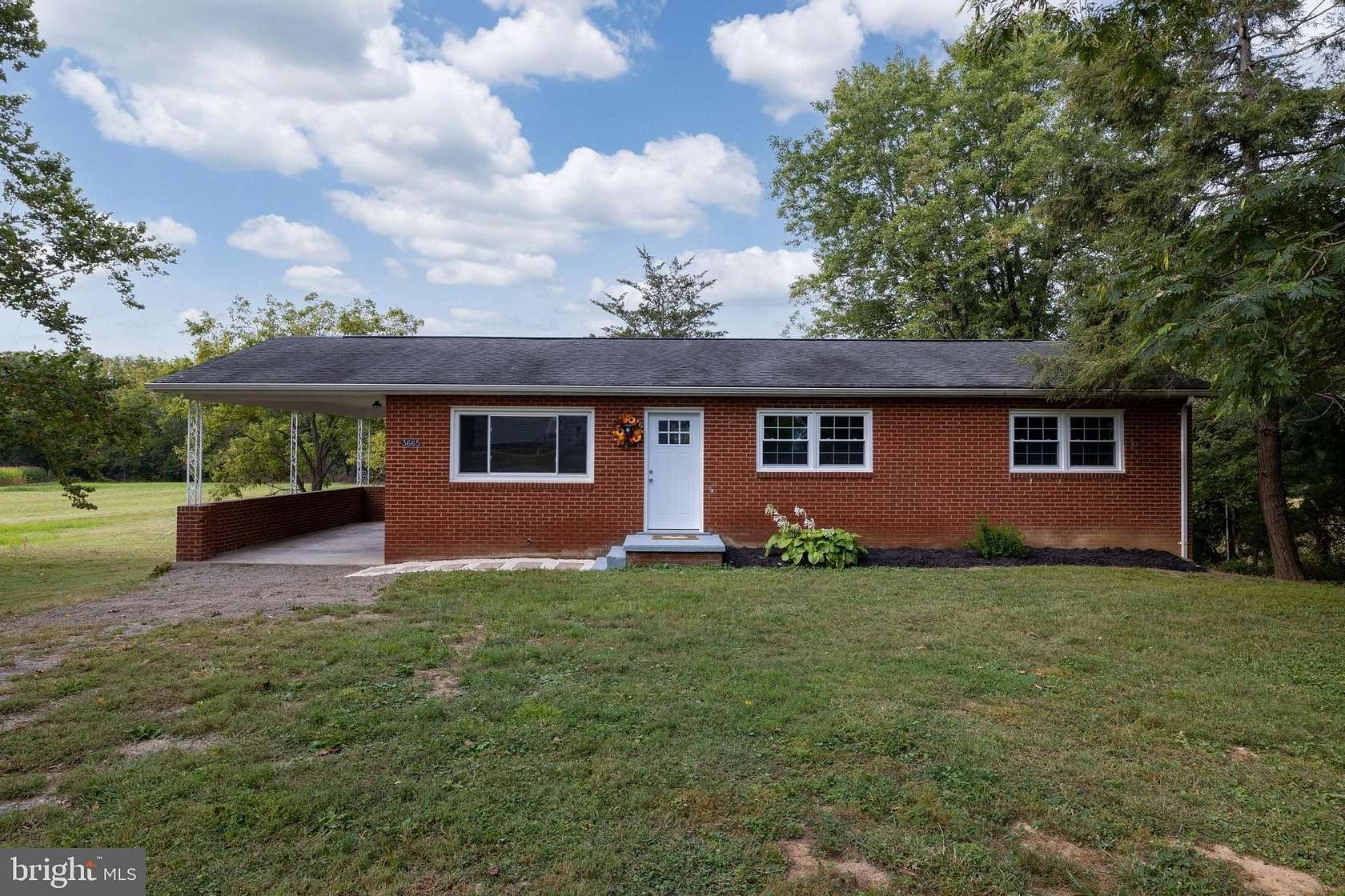 1.5 Acres of Residential Land with Home for Sale in Edinburg, Virginia