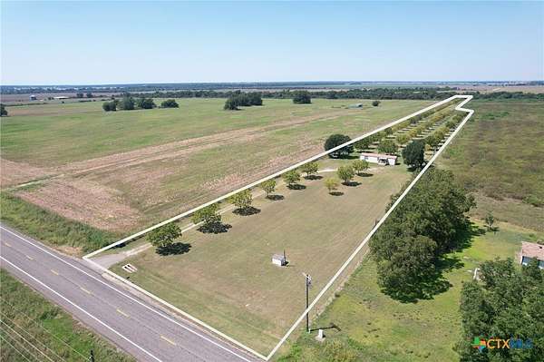 7.8 Acres of Improved Residential Land for Sale in Marlin, Texas