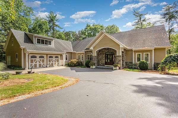 4.26 Acres of Residential Land with Home for Sale in Hide-A-Way Hills, Ohio