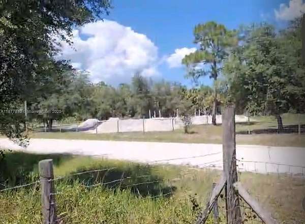 1.25 Acres of Residential Land for Sale in Clewiston, Florida