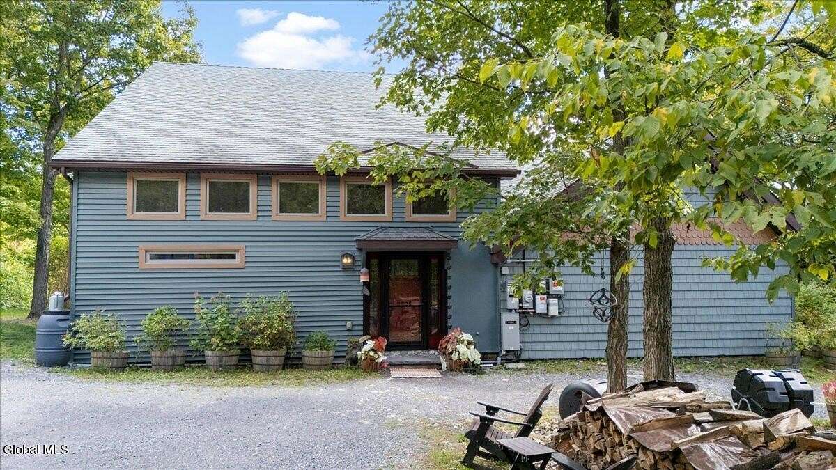 3 Acres of Residential Land with Home for Sale in Voorheesville, New York