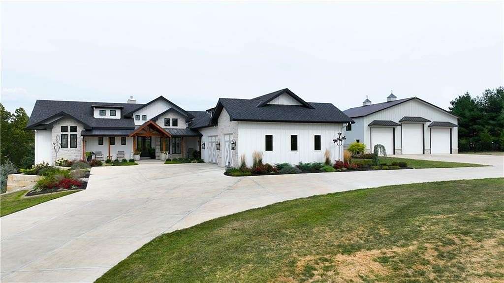 5 Acres of Residential Land with Home for Sale in Liberty, Missouri