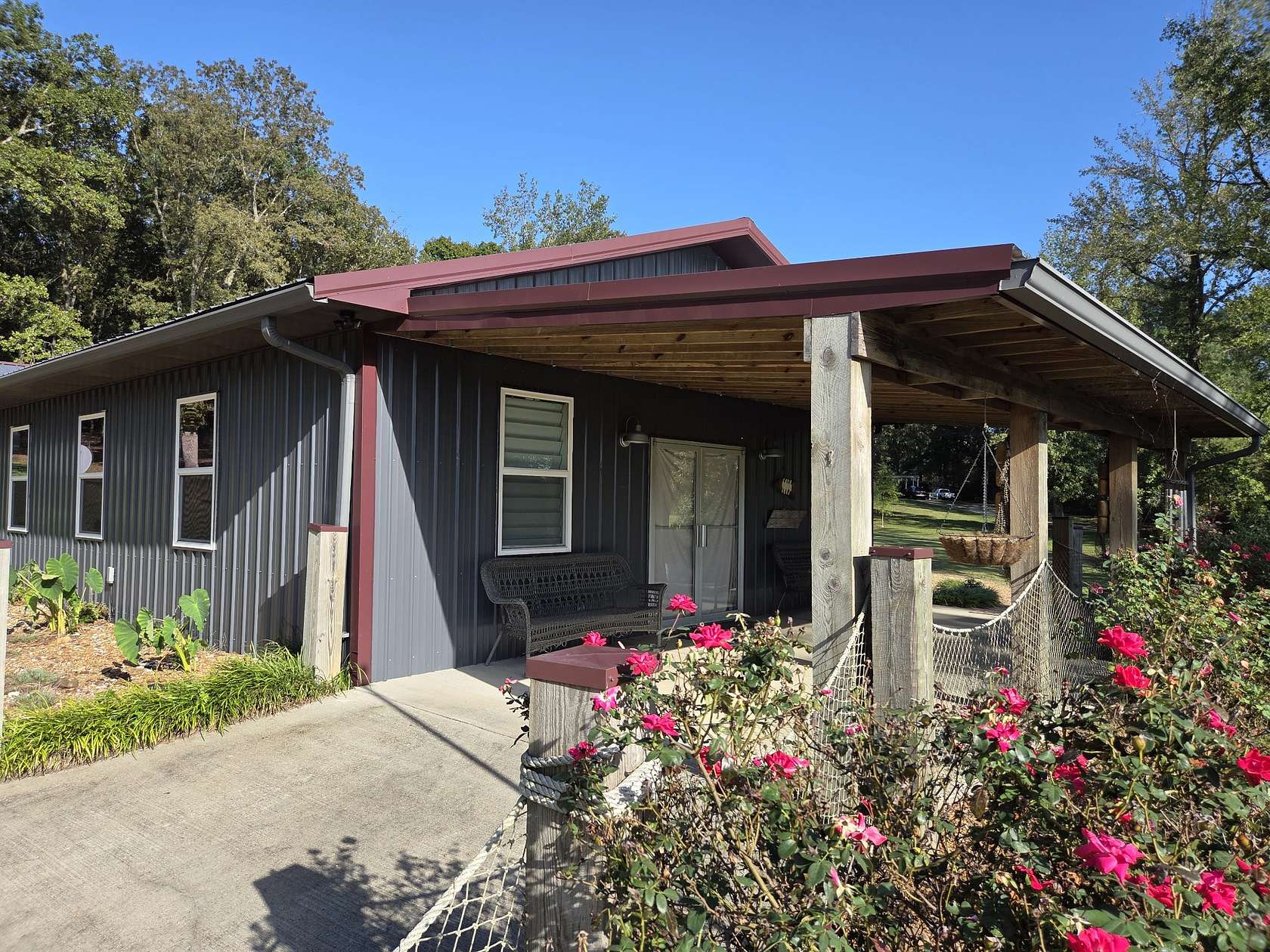 3.12 Acres of Improved Mixed-Use Land for Sale in Camden, Tennessee