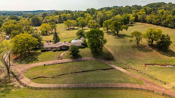 29.3 Acres of Agricultural Land for Sale in Goodlettsville, Tennessee