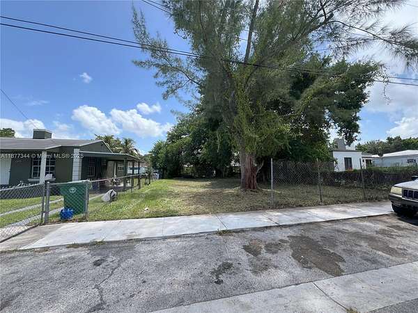 0.12 Acres of Residential Land for Sale in Miami, Florida