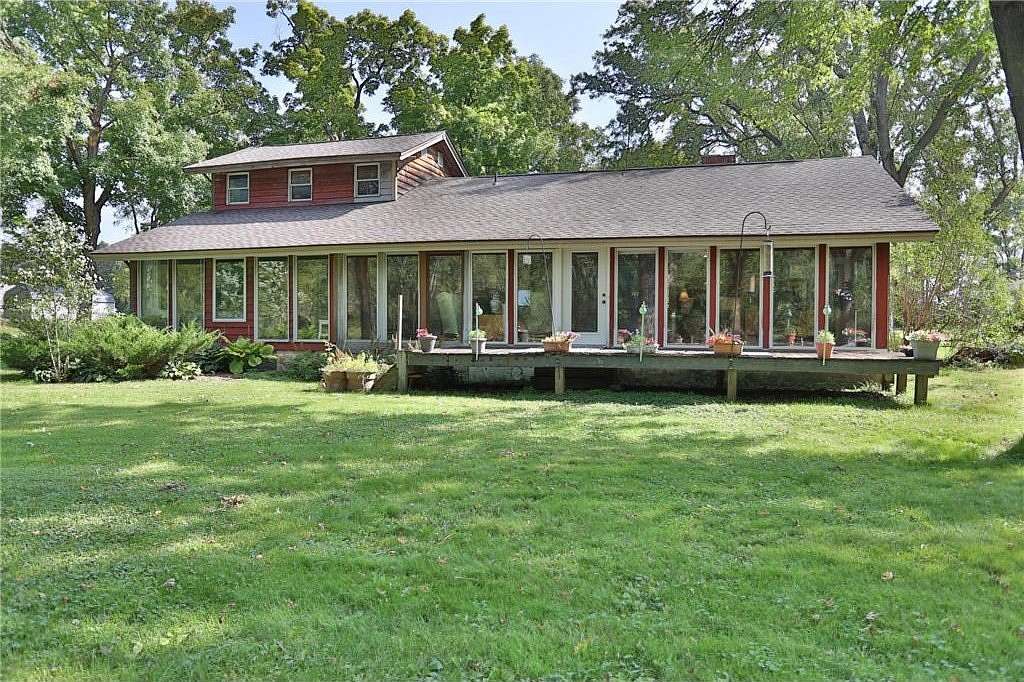 7.29 Acres of Residential Land with Home for Sale in Kinnickinnic Town, Wisconsin