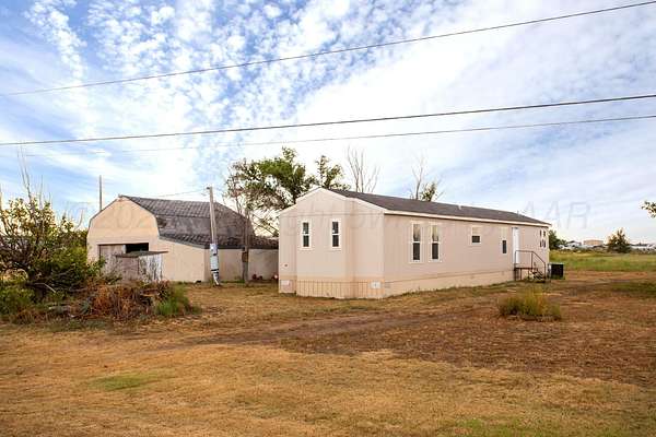 2.5 Acres of Residential Land with Home for Sale in Amarillo, Texas