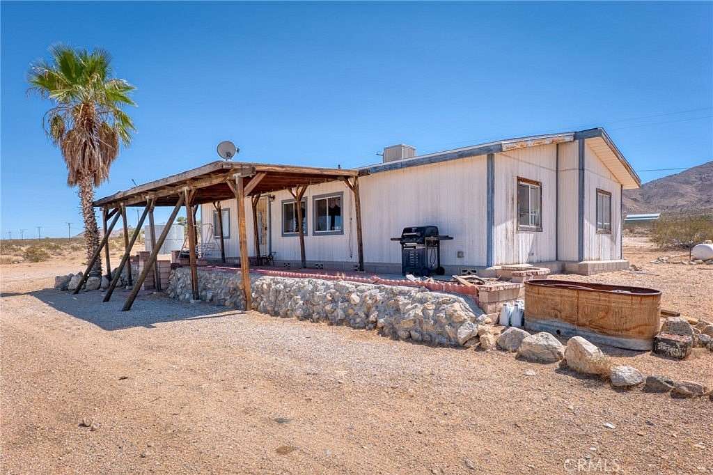 5 Acres of Residential Land with Home for Sale in Johnson Valley, California