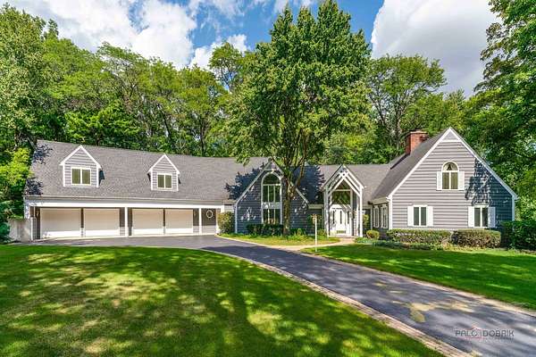 2.34 Acres of Residential Land with Home for Sale in Inverness, Illinois