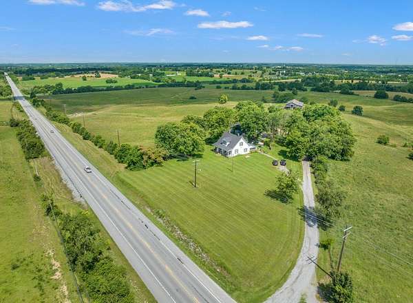 28.8 Acres of Land with Home for Sale in Danville, Kentucky