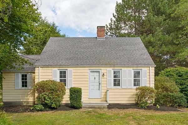 4 Acres of Residential Land with Home for Sale in Cumberland Town, Maine