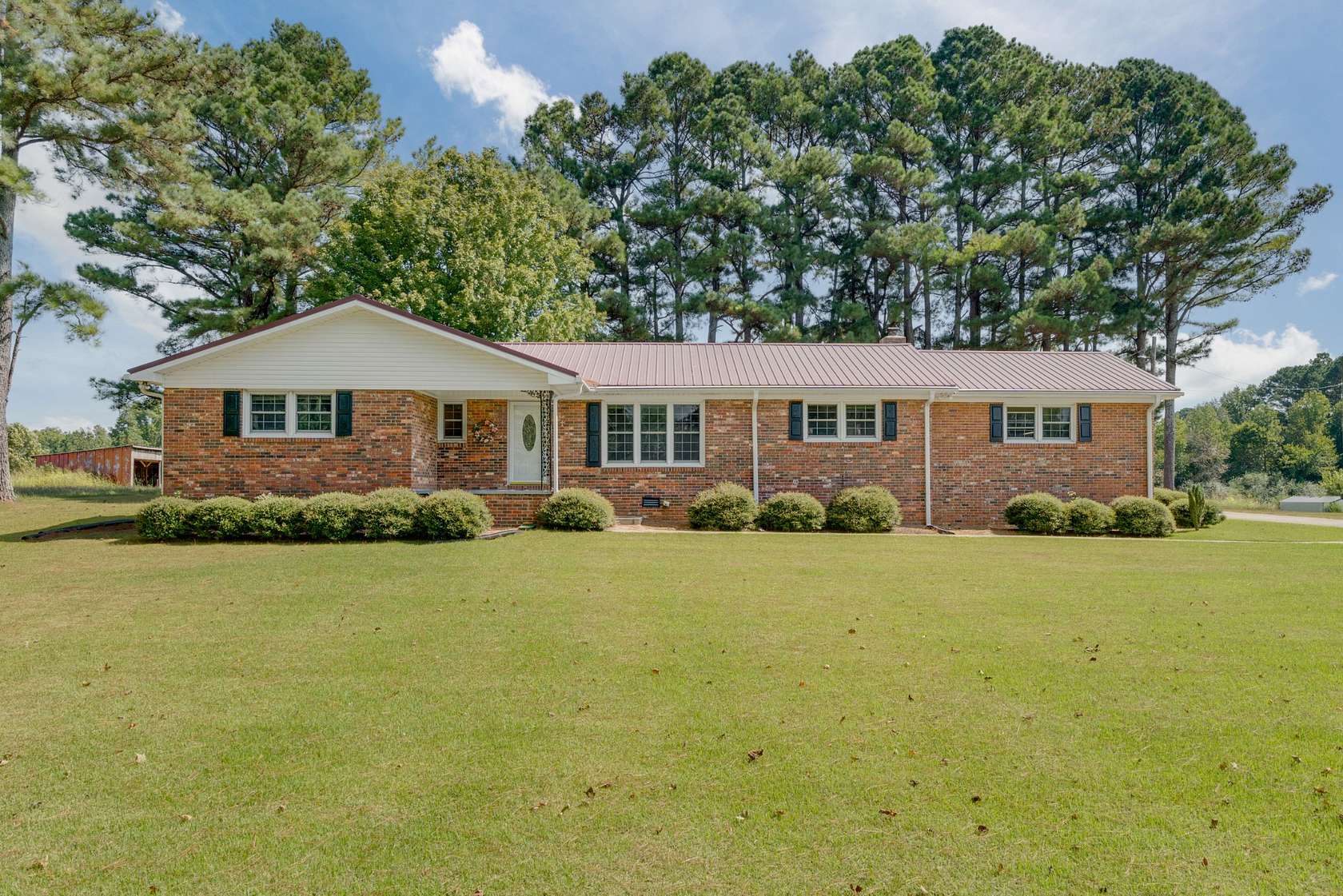 11.5 Acres of Land with Home for Sale in Fayetteville, Tennessee