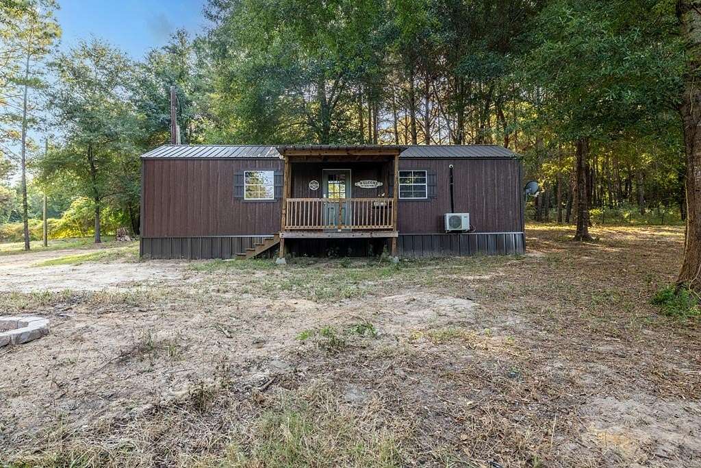 1 Acre of Residential Land with Home for Sale in Nacogdoches, Texas