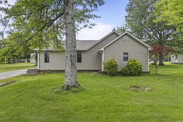 7 Acres of Residential Land with Home for Sale in Judsonia, Arkansas