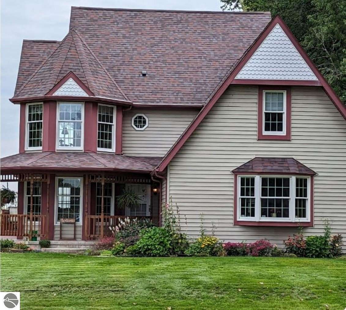 2 Acres of Residential Land with Home for Sale in Standish, Michigan