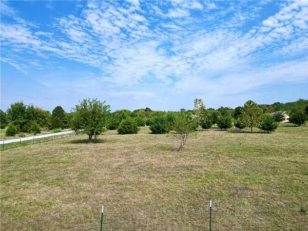 3 Acres of Residential Land for Sale in Sedalia, Missouri