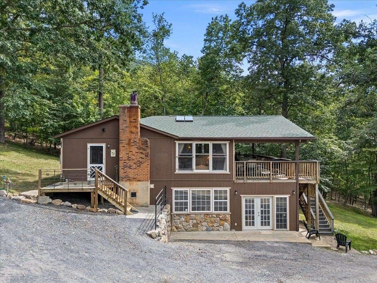 3 Acres of Improved Mixed-Use Land for Sale in New Market, Virginia