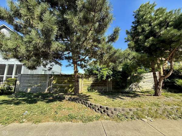 0.12 Acres of Mixed-Use Land for Sale in Indianapolis, Indiana