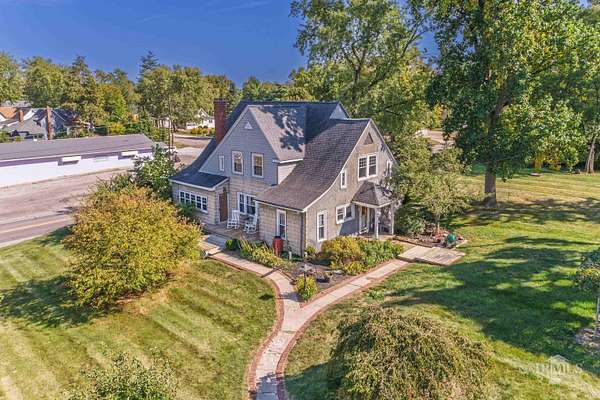 14.5 Acres of Land with Home for Sale in Hartford City, Indiana