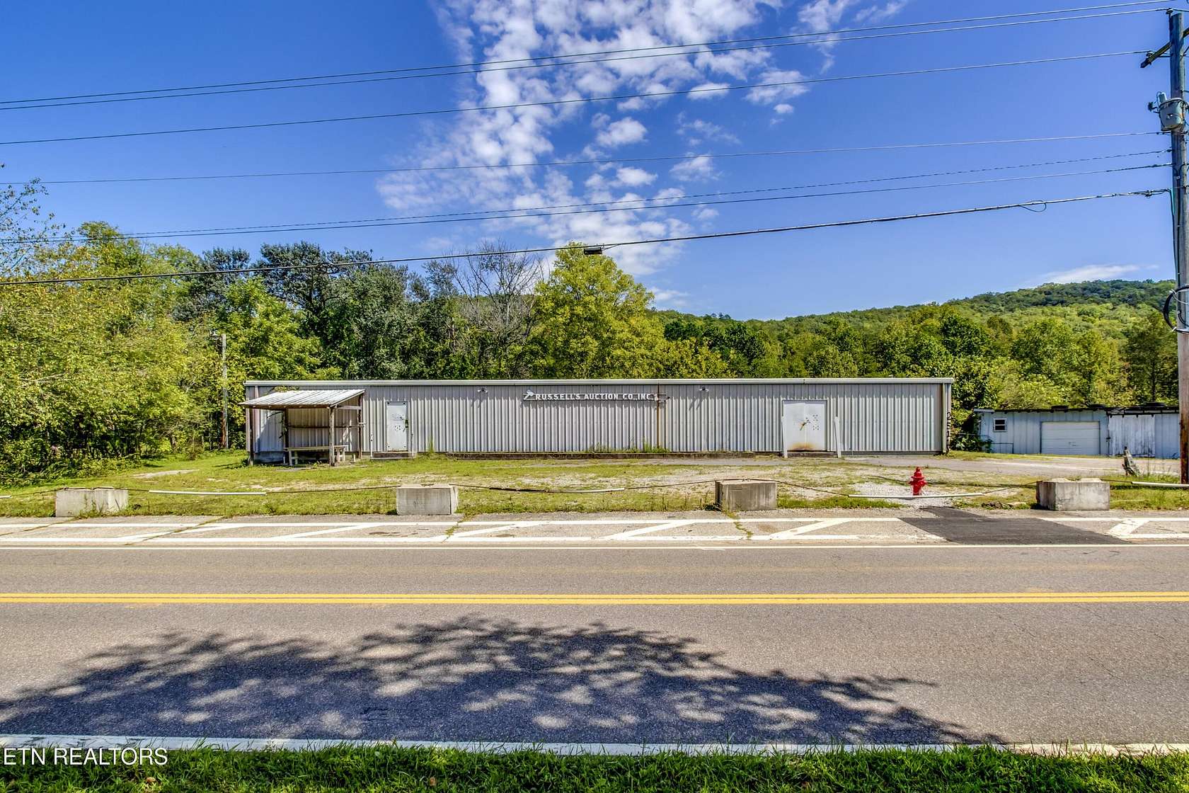 3.2 Acres of Land with Home for Sale in Harriman, Tennessee