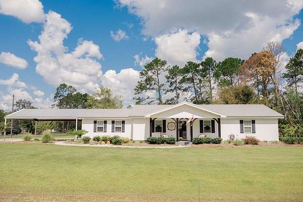 1.84 Acres of Residential Land with Home for Sale in Baxley, Georgia