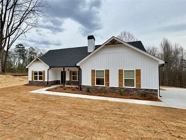 2 Acres of Residential Land with Home for Sale in Clarkesville, Georgia