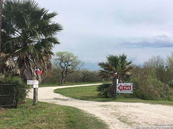 8 Acres of Land for Sale in Kenedy, Texas