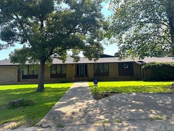 3.86 Acres of Residential Land with Home for Sale in Monticello, Arkansas