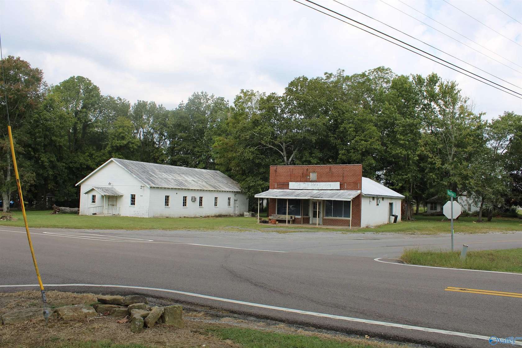 1.7 Acres of Mixed-Use Land for Sale in Ardmore, Tennessee