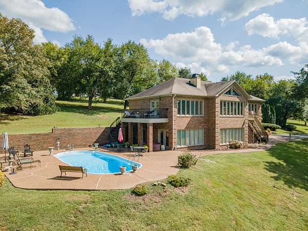 4.5 Acres of Residential Land with Home for Sale in Fayetteville, Tennessee