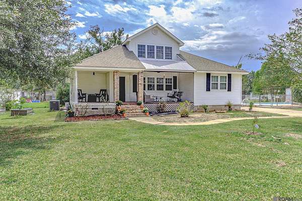 1.53 Acres of Residential Land with Home for Sale in Geismar, Louisiana