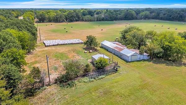 45.6 Acres of Agricultural Land for Sale in Saltillo, Texas