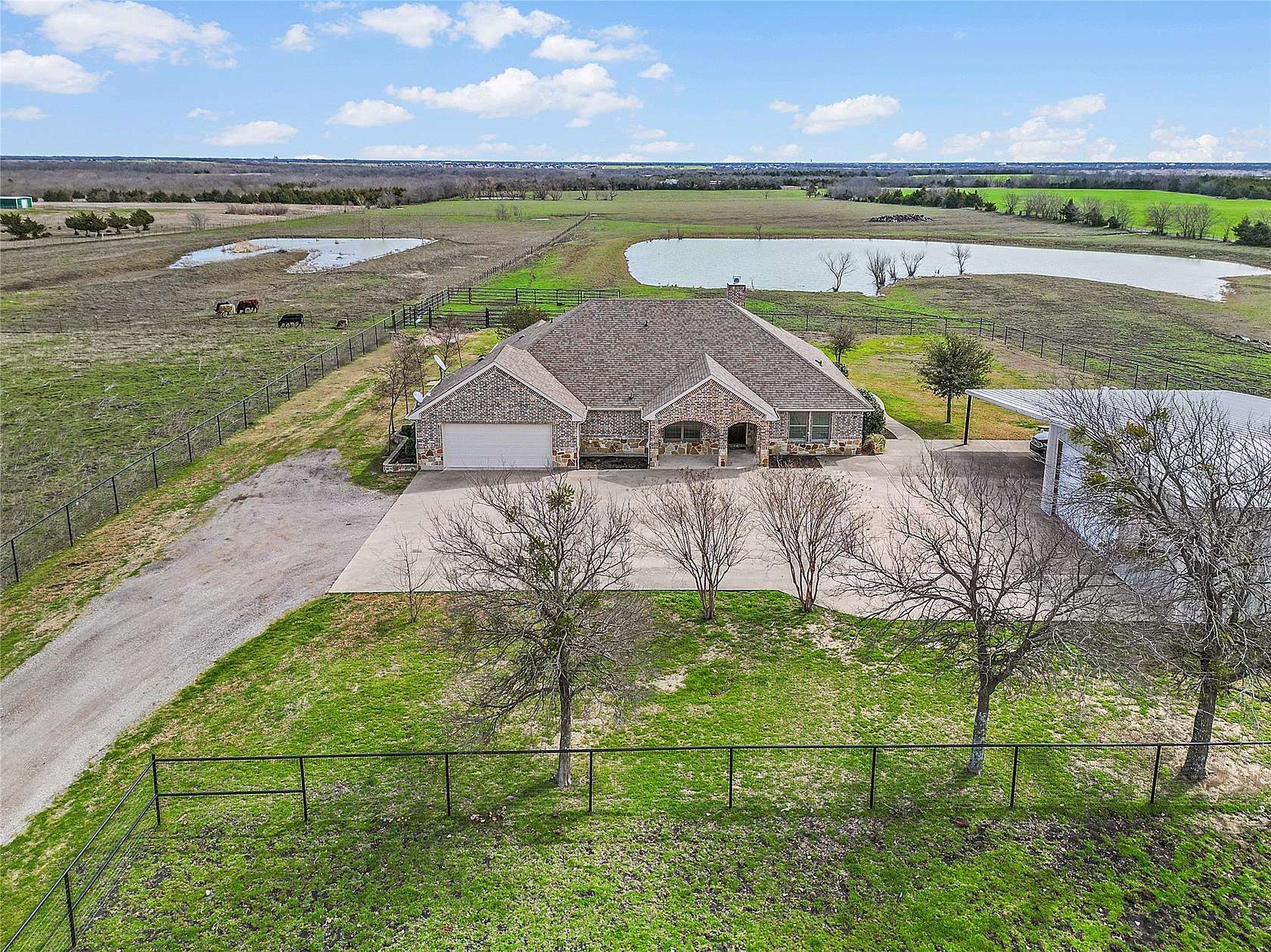 36.8 Acres of Land with Home for Sale in Nevada, Texas