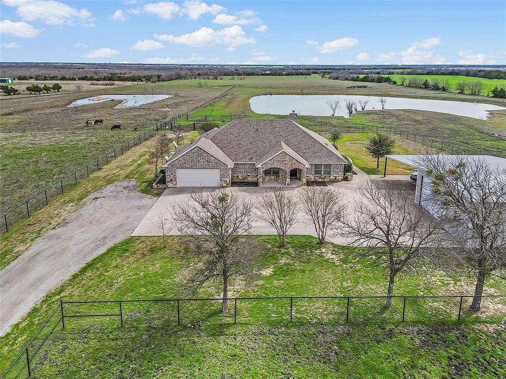 36.8 Acres of Land with Home for Sale in Nevada, Texas