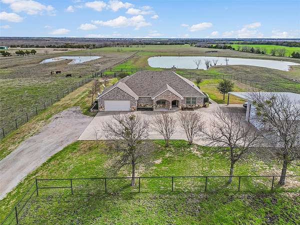 36.8 Acres of Land with Home for Sale in Nevada, Texas